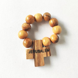 Różaniec drewniany dziesiątka na gumce