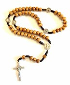 Różaniec drewniany ze Św. Benedyktem