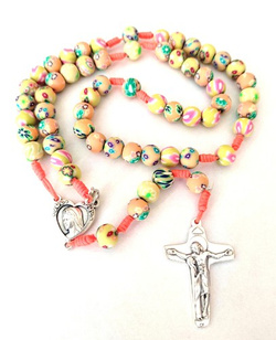 Różaniec kolorowy Medjugorie (kolorystyka żółto-pomarańczowa)